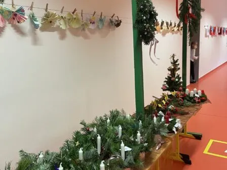 Dobročinné adventní jarmarky - Magic Hill - Škola, kde rosteme spolu.