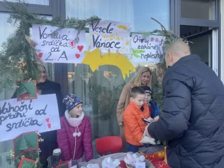 Dobročinné adventní jarmarky - Magic Hill - Škola, kde rosteme spolu.