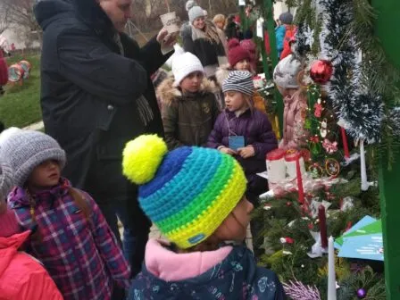 Dobročinné adventní jarmarky - Magic Hill - Škola, kde rosteme spolu.