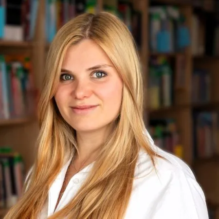 Mgr. Nikola Pecharová