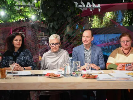 Pomoc seniorům - Magic Hill - Škola, kde rosteme spolu.