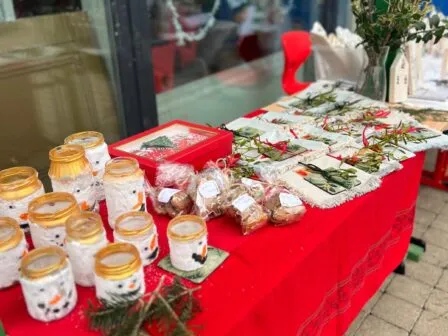 Dobročinné adventní jarmarky - Magic Hill - Škola, kde rosteme spolu.