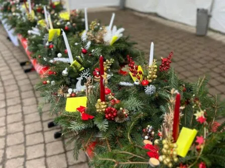 Dobročinné adventní jarmarky - Magic Hill - Škola, kde rosteme spolu.