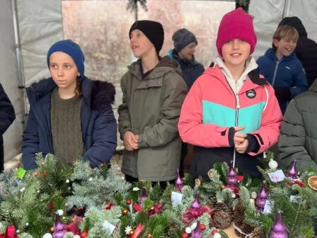 Dobročinné adventní jarmarky - Magic Hill - Škola, kde rosteme spolu.
