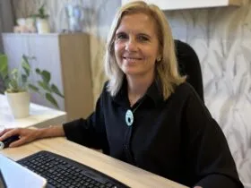 Ranní kavárna s ředitelkou