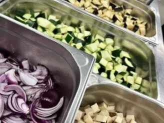 Školní kuchyně - Magic Hill - Škola, kde rosteme spolu.